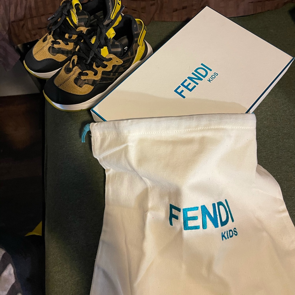 Fendi Kids Sneakers Sz 13 Eu 31